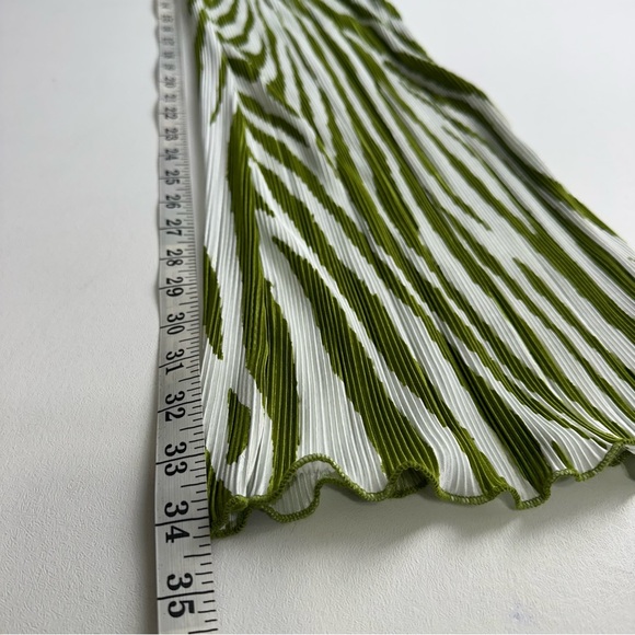 Always around Plisse fashion, nova women’s size medium two-piece halter set(New) - Picture 8 of 13